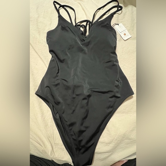 NWT Shade & Shore Women's 1pc Swimsuit tie back adjustable-medium - Picture 2 of 13